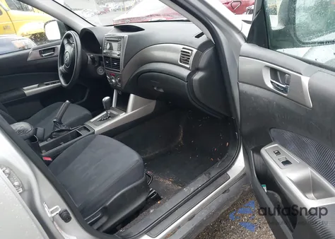 2010 Subaru Forester 2.5X Premium z USA, uszkodzony, nr VIN JF2SH6CC4AH735322